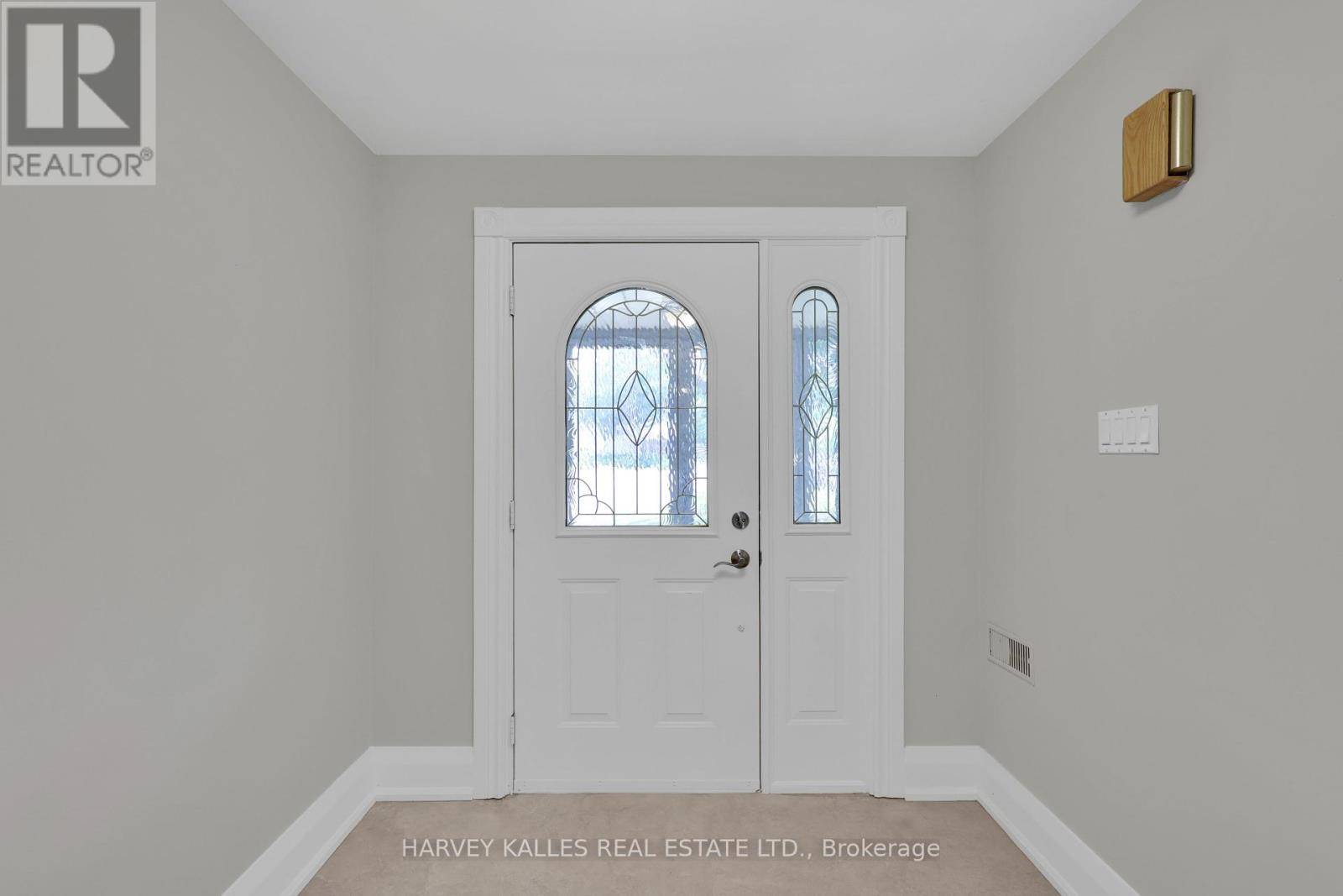 Toronto (willowdale East), ON M2N4B4,16 WEDGEPORT PLACE