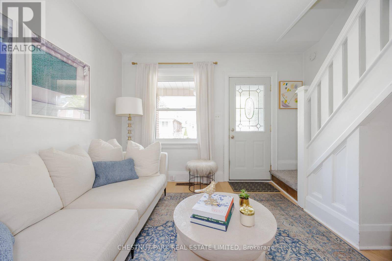 Toronto (oakwood Village), ON M4T1X3,154 CEDRIC AVENUE