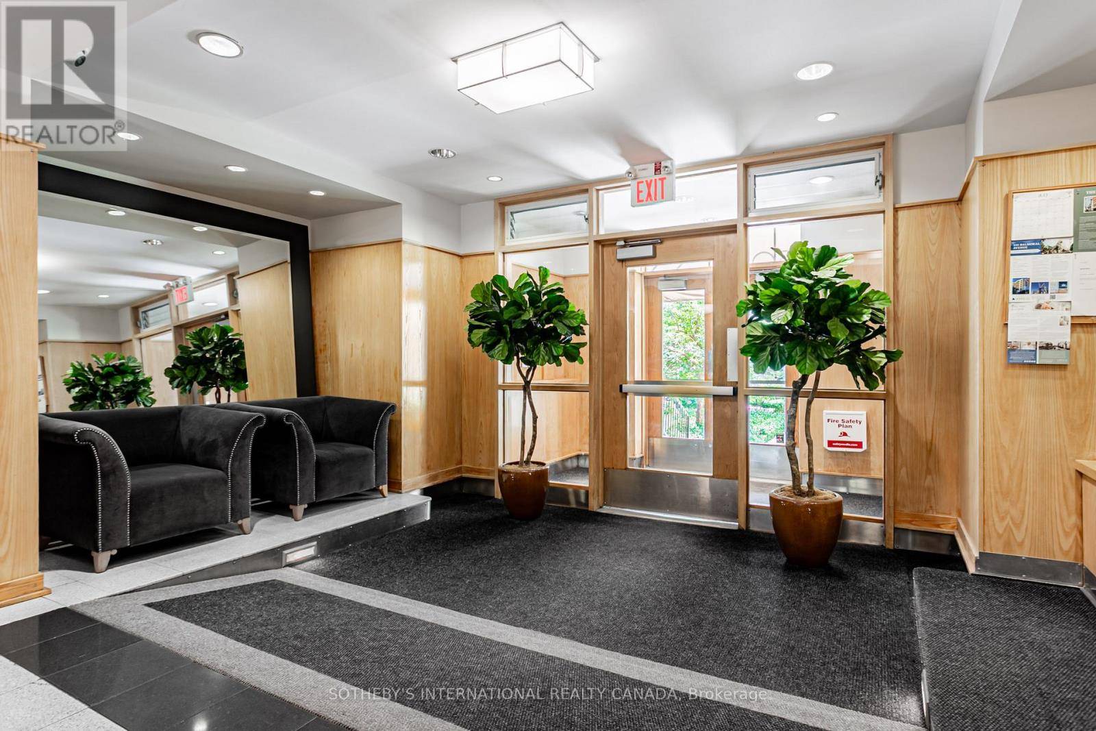 Toronto (yonge-st. Clair), ON M4V1H5,150 Farnham AVE #426