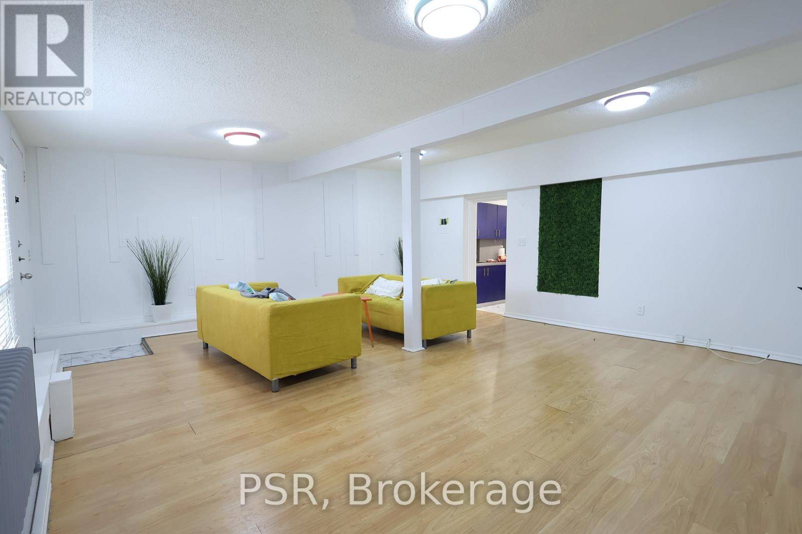 Toronto (oakwood Village), ON M6E1A7,1108 St.Clair AVE West #Upper