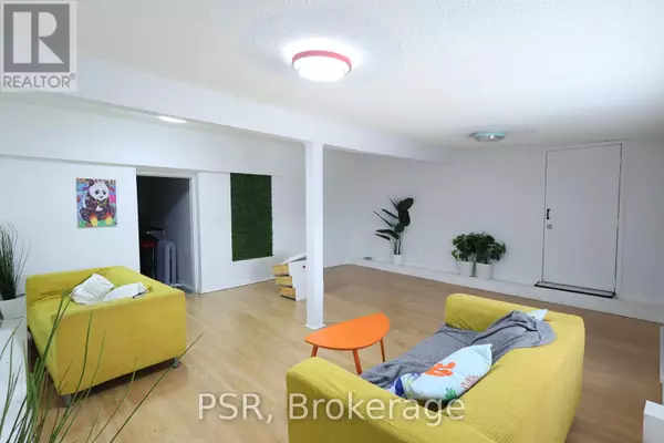 1108 St.Clair AVE West #Upper, Toronto (oakwood Village), ON M6E1A7