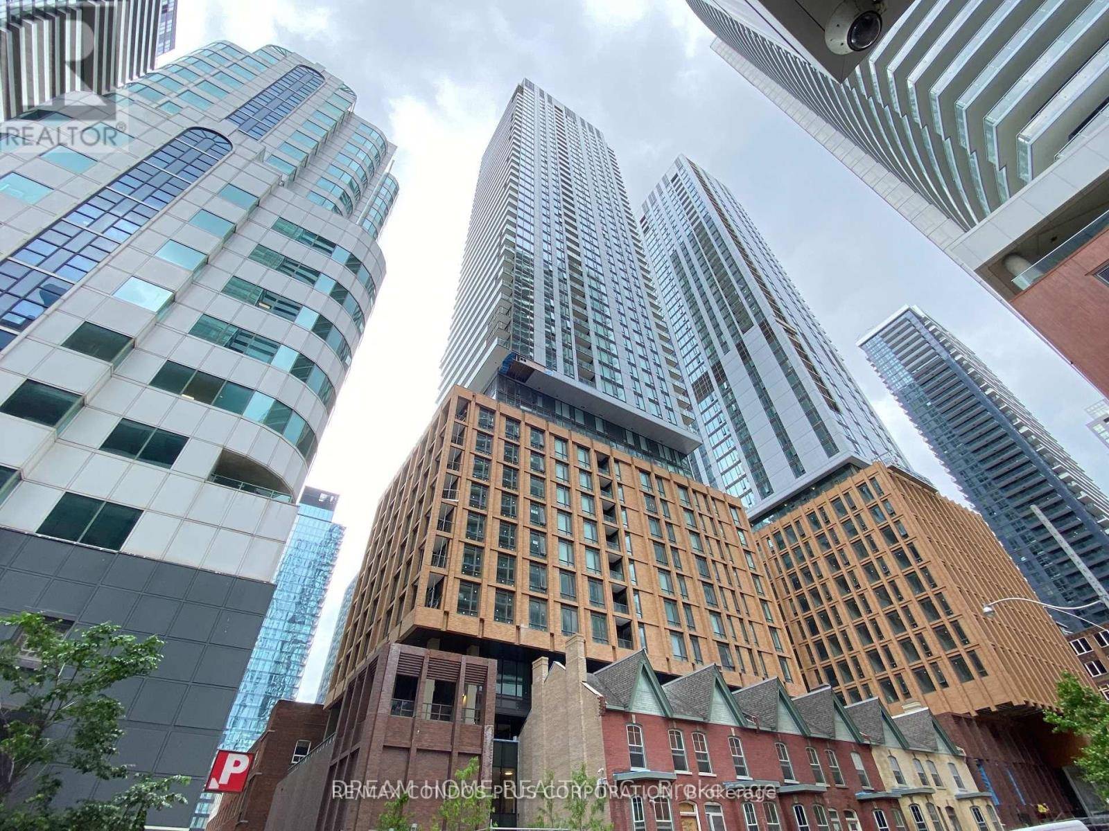 Toronto (waterfront Communities), ON M5V0W6,8 Widmer ST #3903