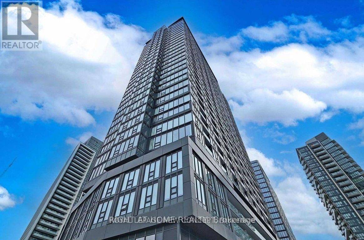 19 Western Battery RD #1902, Toronto (niagara), ON M6K3S4