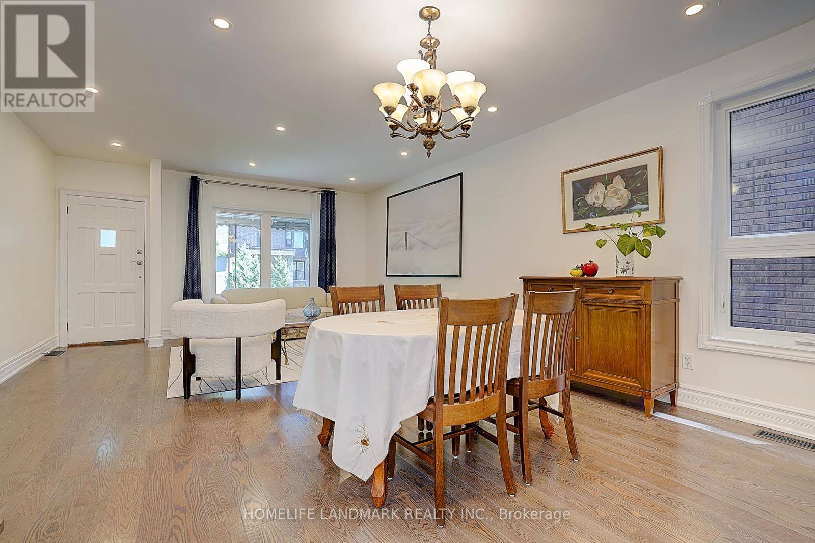 Toronto (annex), ON M6G2P9,596 PALMERSTON AVENUE