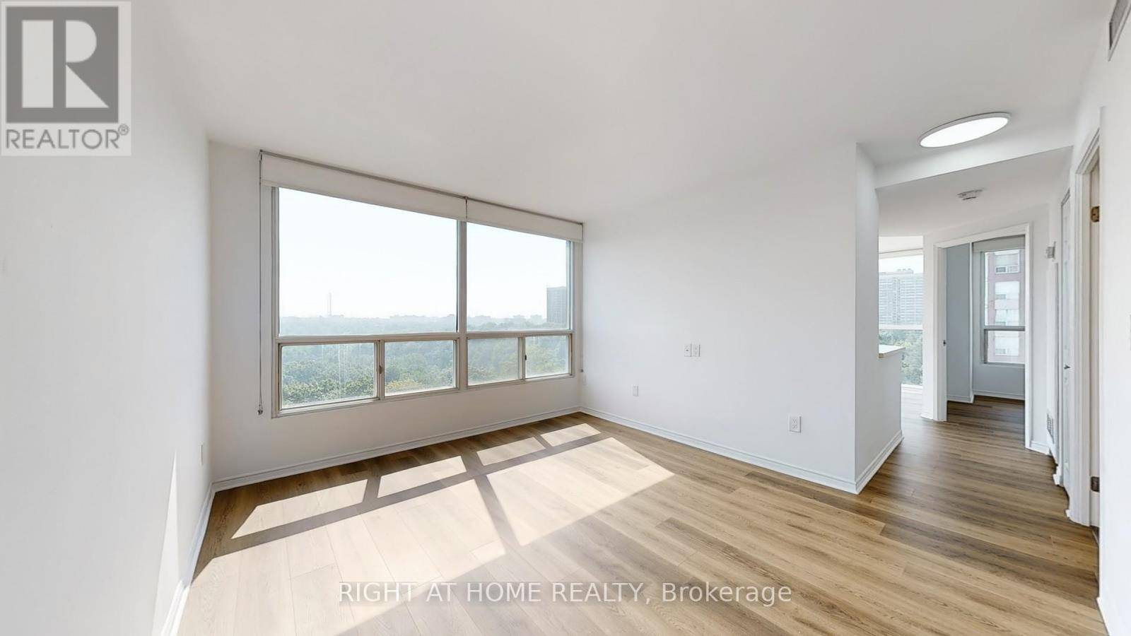 Toronto (banbury-don Mills), ON M3C3N4,7 Concorde PL #904