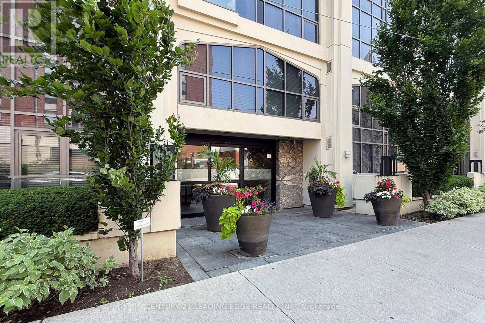 Toronto (annex), ON M5R3T5,3 Mcalpine ST #502