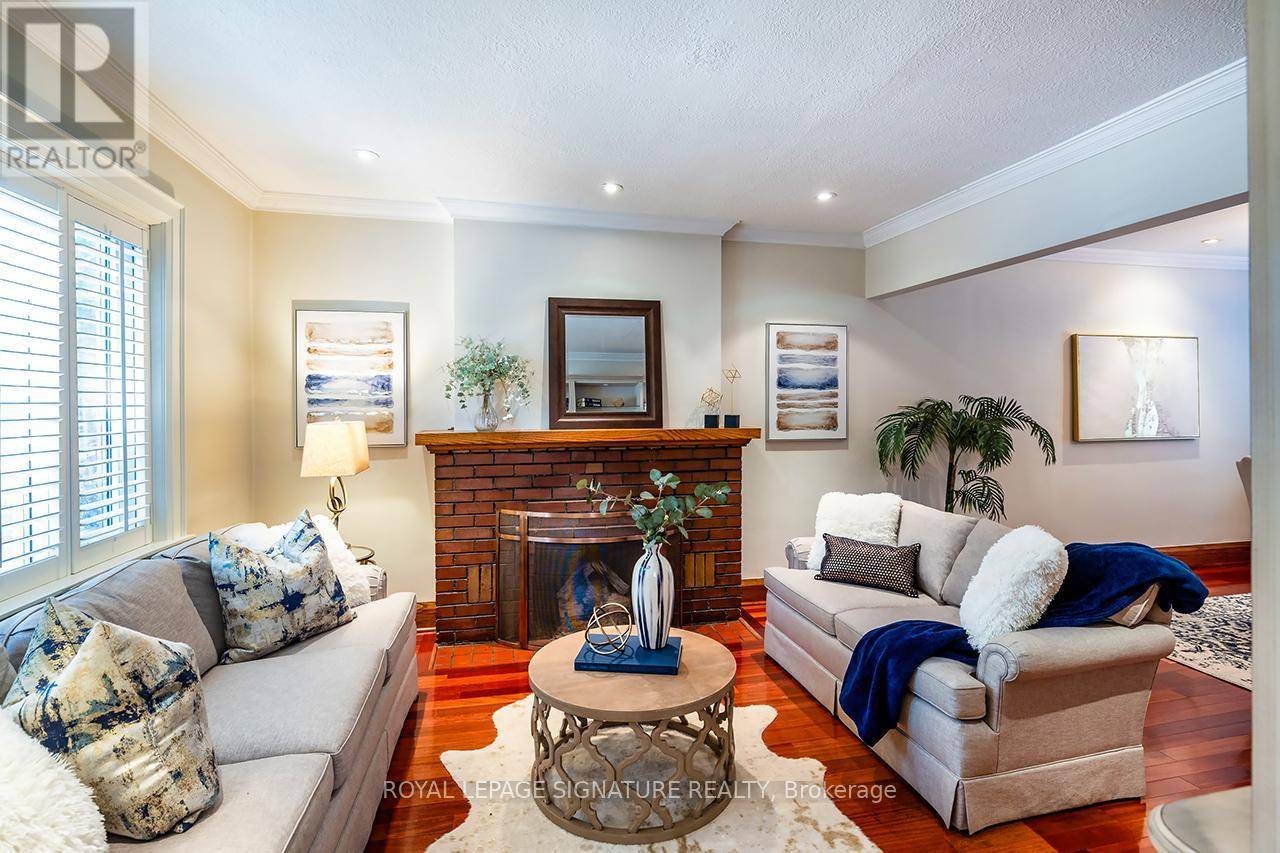 Toronto (lawrence Park North), ON M5M1C9,46 GLENGARRY AVENUE