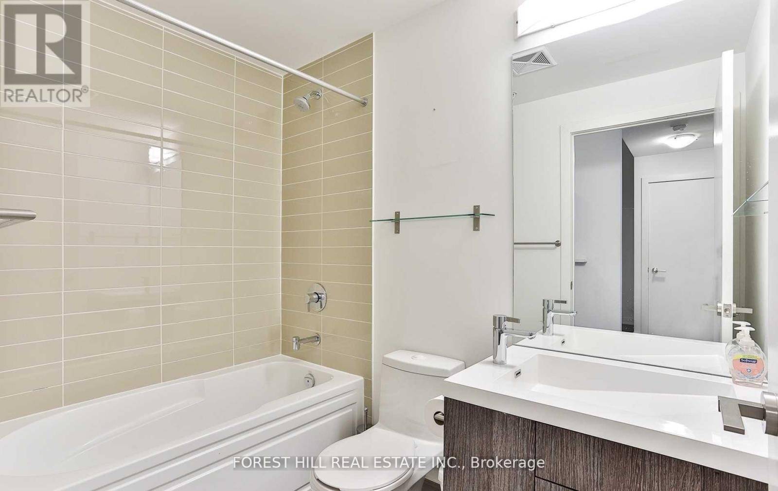 Toronto (waterfront Communities), ON M5V0H4,199 Richmond ST West #318