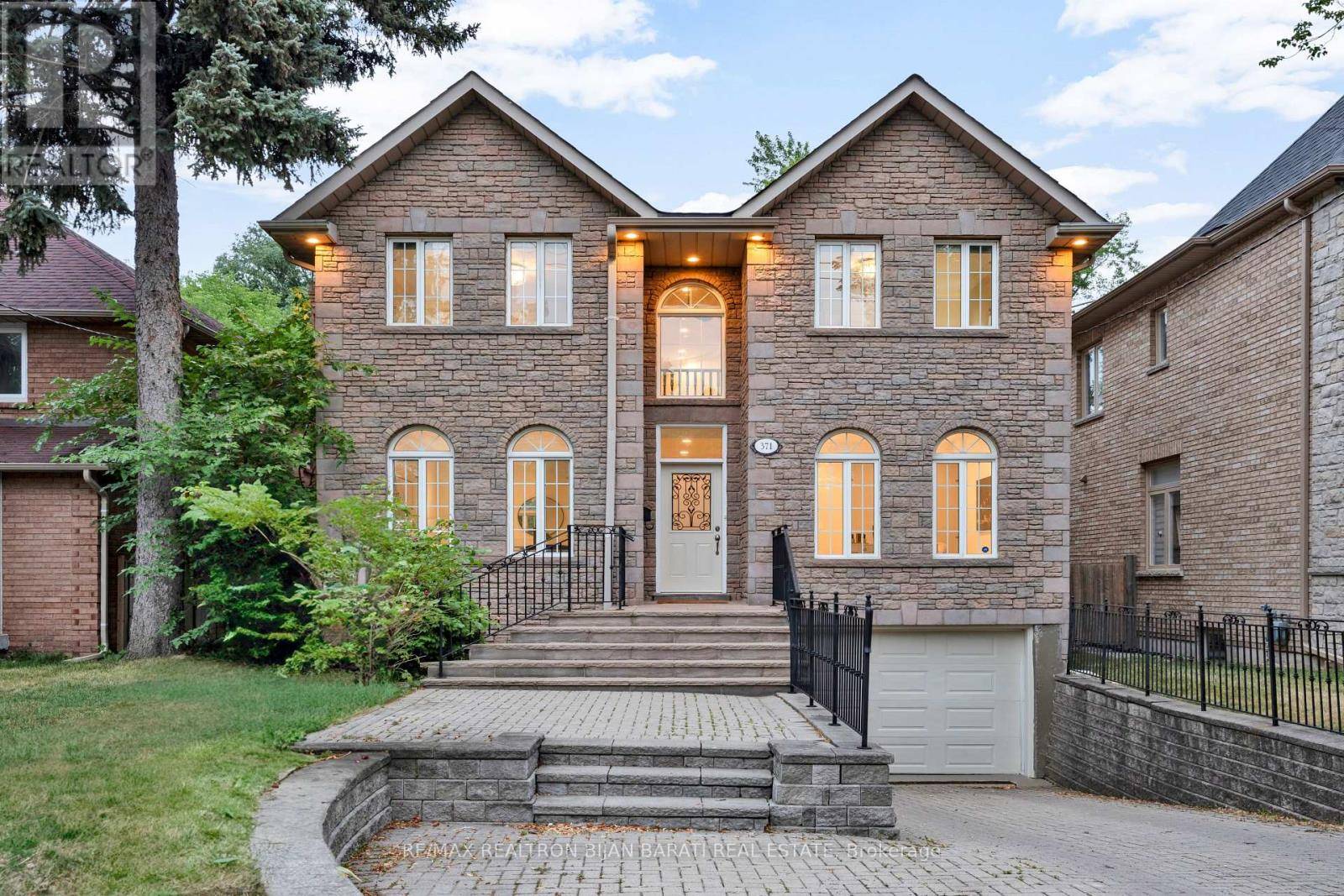 371 HOLLYWOOD AVENUE, Toronto (willowdale East), ON M2N3L3