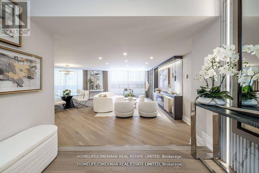 Toronto (forest Hill South), ON M5P3L5,240 Heath ST West #1002