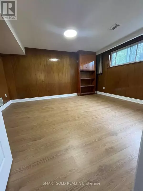 Toronto (clanton Park), ON M3H2W5,17 Brett AVE #BASEMENT
