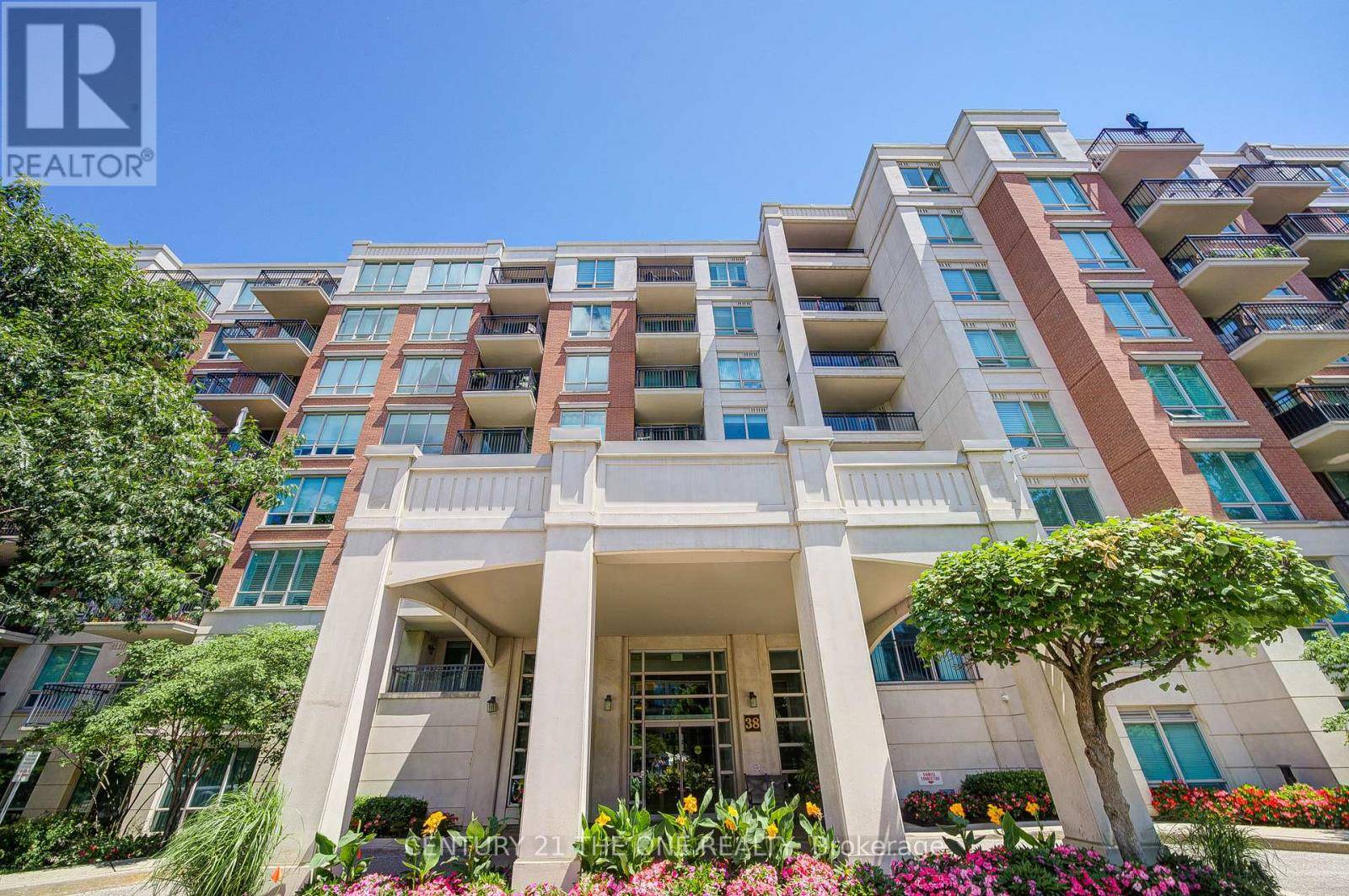 Toronto (st. Andrew-windfields), ON M2P2H2,38 William Carson CRES #202