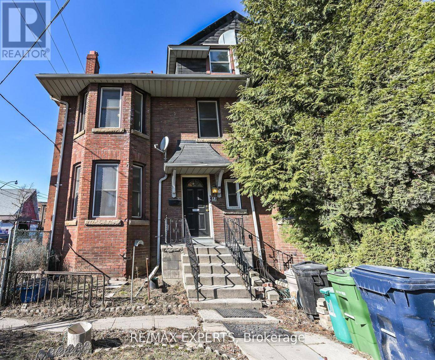 Toronto (annex), ON M5R1G8,18 BARTON AVENUE