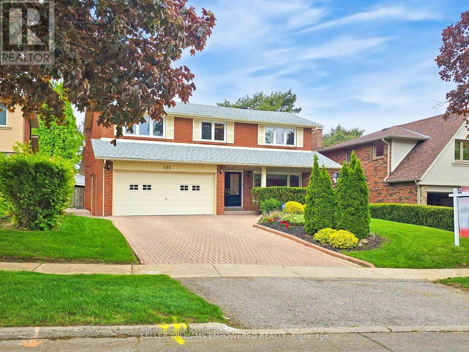 Toronto (newtonbrook East), ON M2M3N6,694 CONACHER DRIVE