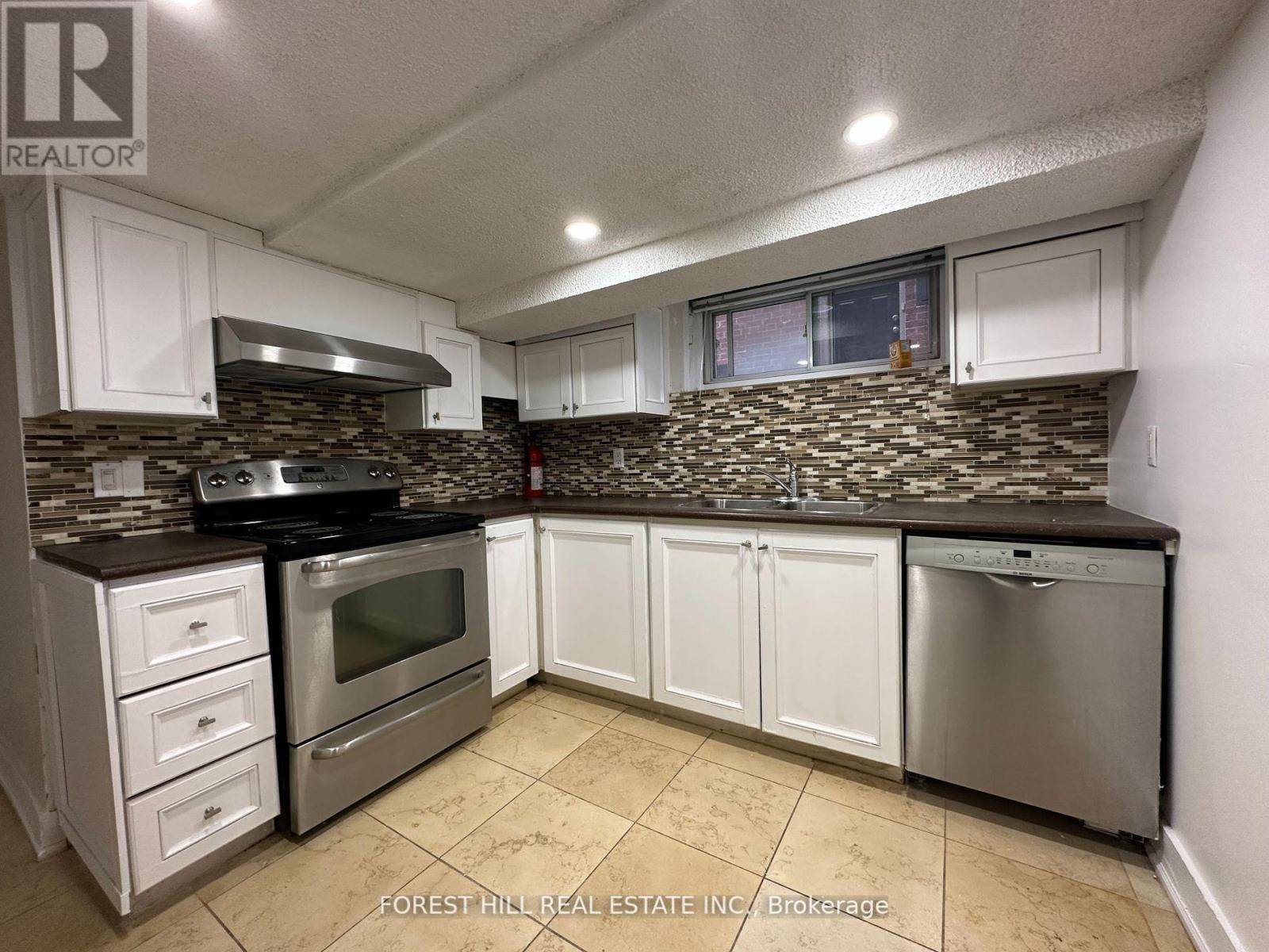 Toronto (forest Hill South), ON M5P2K6,922 Avenue RD #Bsmt #2