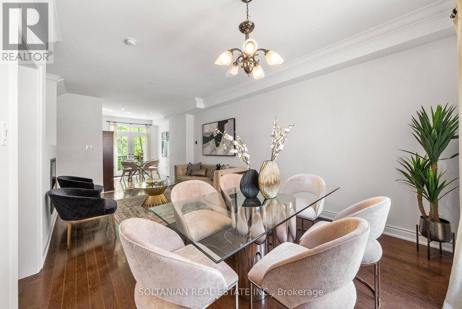 Toronto (newtonbrook East), ON M2N0H7,25 SLINGSBY LANE