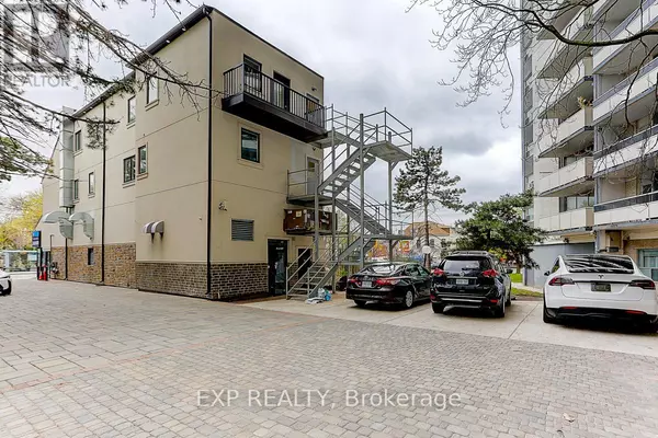 Toronto (north St. James Town), ON M4X1R2,600 PARLIAMENT STREET