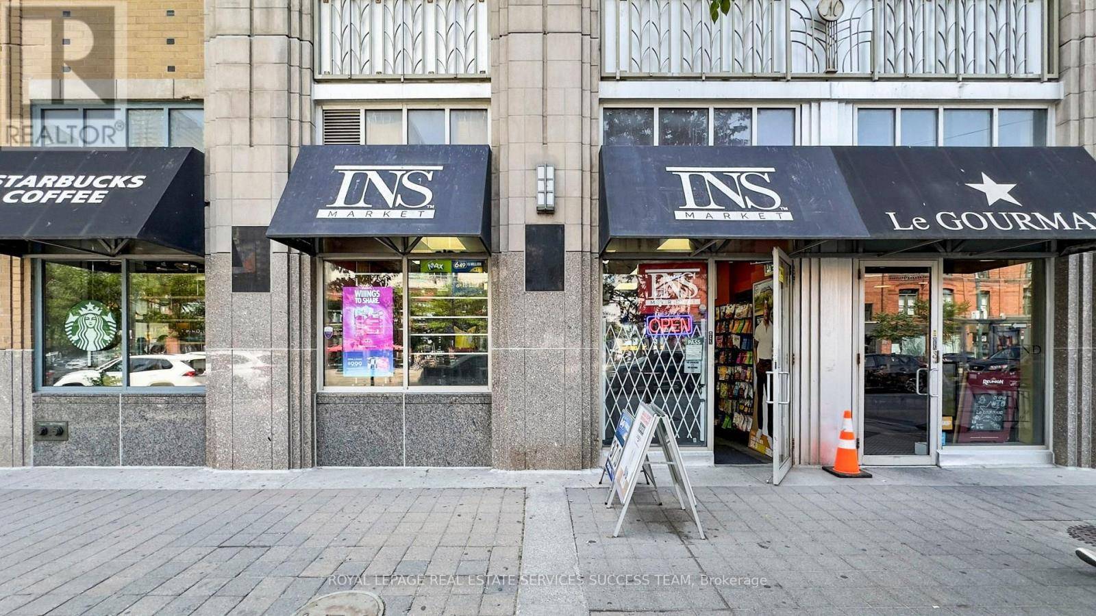 Toronto (waterfront Communities), ON M5V2L8,148 Spadina AVE #3