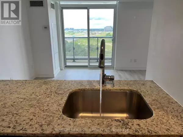 Toronto (englemount-lawrence), ON M6A0B3,120 Varna DR #1111