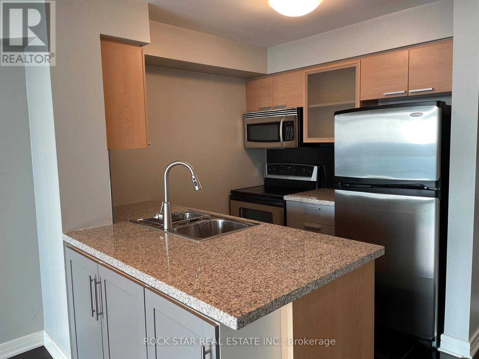 18 Harrison Garden BLVD #2101, Toronto (willowdale East), ON M2N7J7