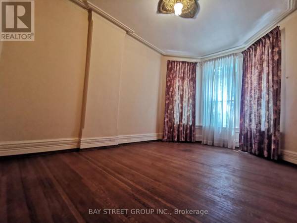 Toronto (university), ON M5S2M8,35 BORDEN STREET