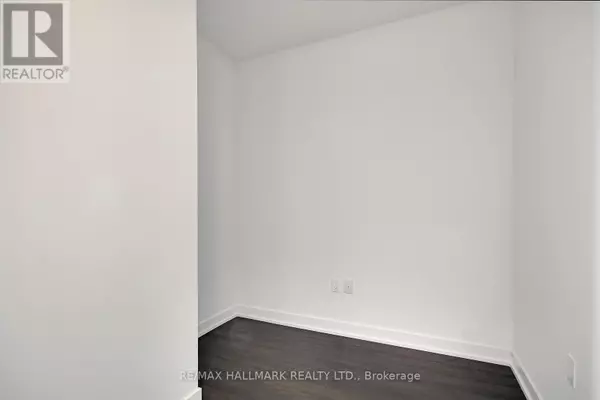 Toronto (banbury-don Mills), ON M3C0R1,50 O'Neill RD #1803