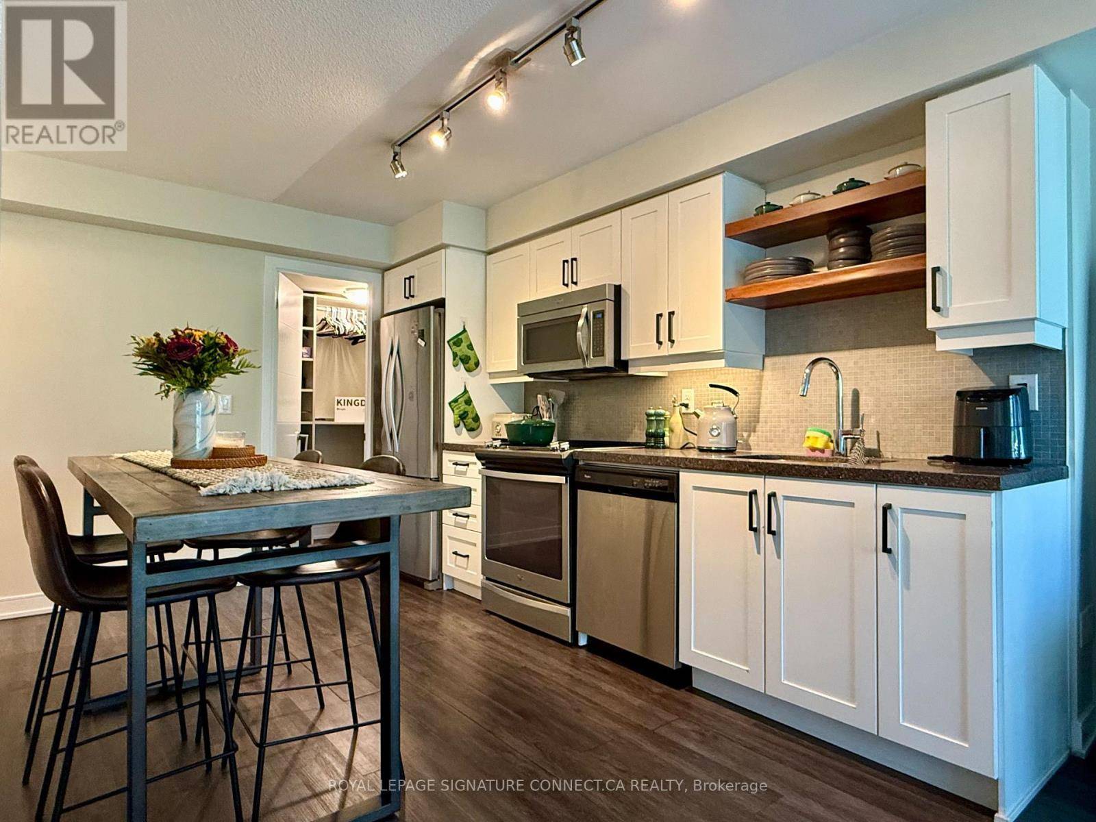 Toronto (waterfront Communities), ON M5V3W8,525 Adelaide ST West #724