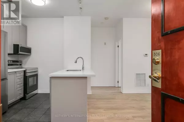 Toronto (annex), ON M4W3V8,980 Yonge ST #306