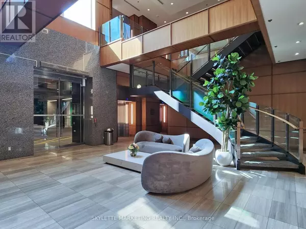 Toronto (yonge-st. Clair), ON M4V1N5,111 St Clair AVE West #1128