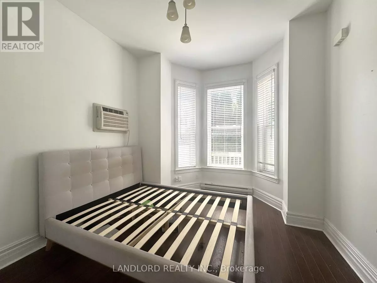 Toronto (little Portugal), ON M6J3K2,73 Northcote AVE #2