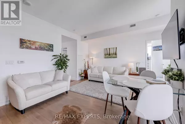 Toronto (bayview Village), ON M2K0E4,117 McMahon DR #503
