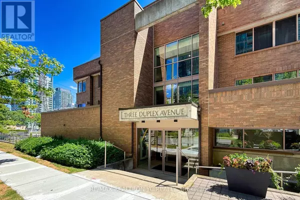 Toronto (newtonbrook West), ON M2M4G6,3 Duplex AVE #106