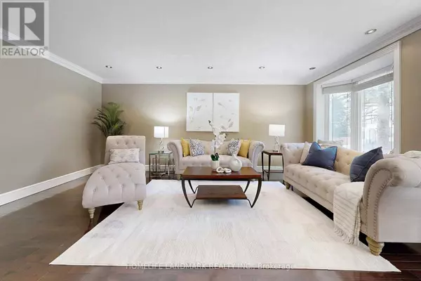 Toronto (bayview Village), ON M2K1K9,61 WHITTAKER CRESCENT