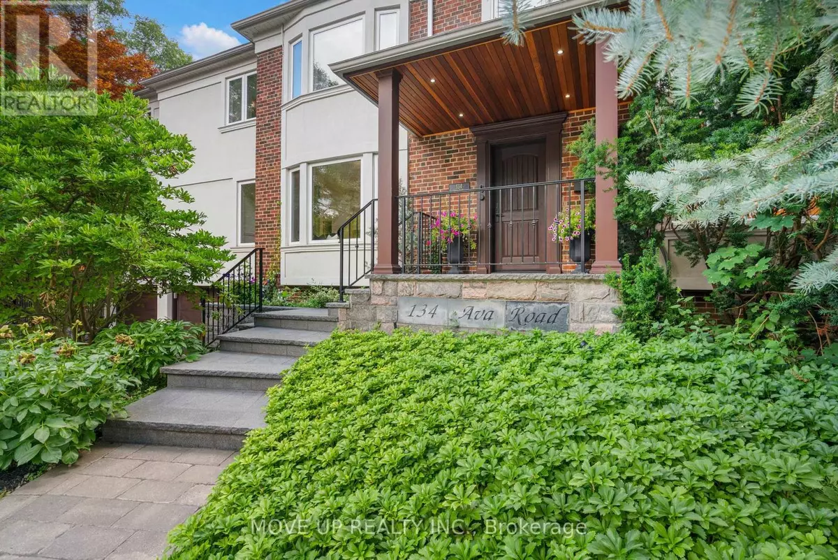 Toronto (humewood-cedarvale), ON M6C1W1,134 AVA ROAD