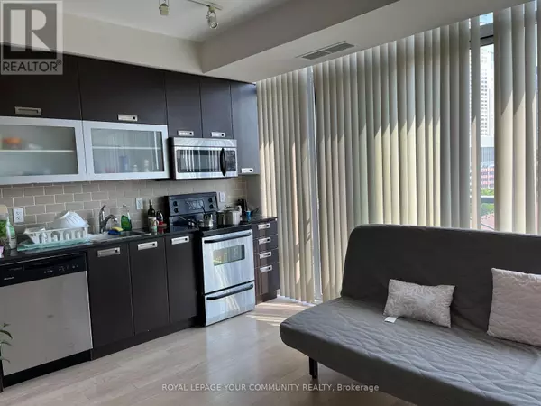 Toronto (niagara), ON M5V3W5,90 Stadium RD #710