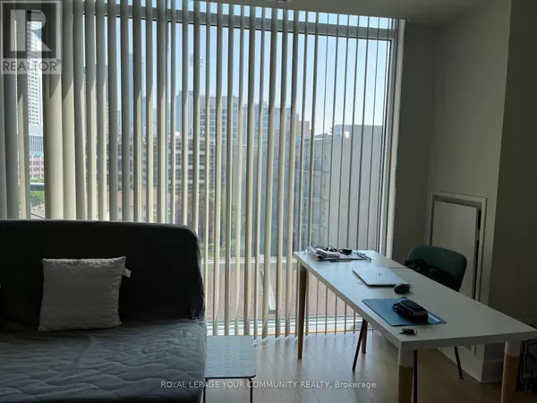 Toronto (niagara), ON M5V3W5,90 Stadium RD #710