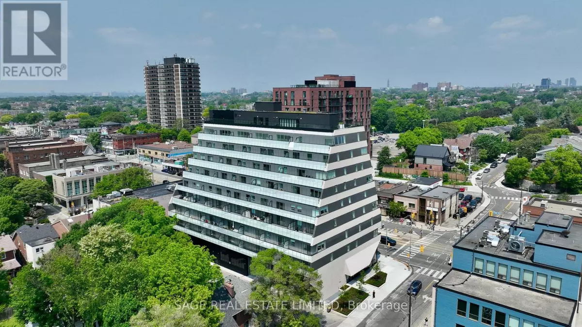 Toronto (wychwood), ON M6C1C4,863 St Clair AVE West #301