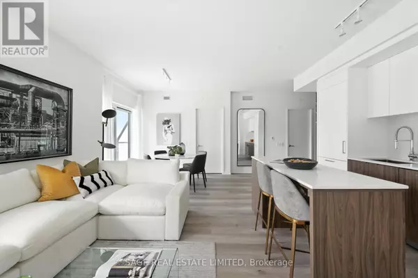 Toronto (wychwood), ON M6C1C4,863 St Clair AVE West #301