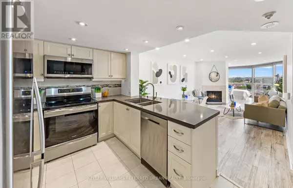 Toronto (niagara), ON M5V2W9,725 West King ST West #PH7