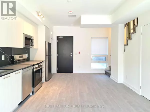 Toronto (clanton Park), ON M3H0E9,861 Sheppard AVE West #TH23