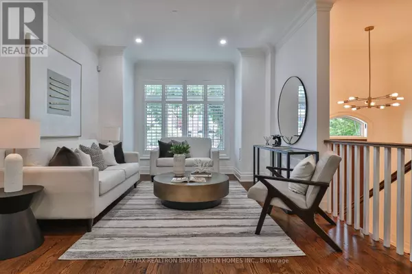 Toronto (lawrence Park North), ON M4N1Y5,136 BOWOOD AVENUE