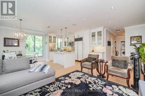 Toronto (bayview Village), ON M2K2Z7,1 Watergarden WAY #201