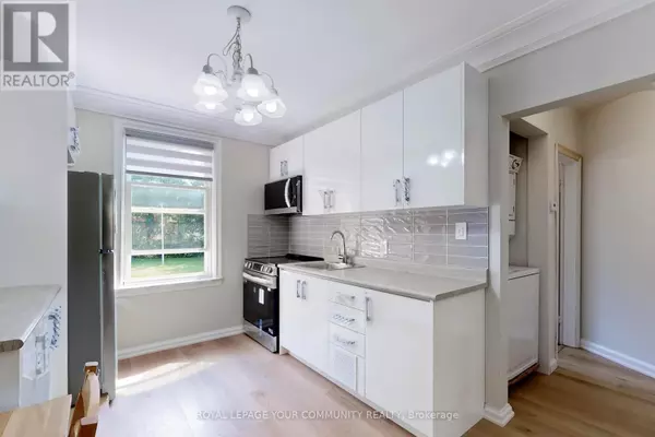 Toronto (newtonbrook West), ON M2M1K1,19 Homewood AVE #Upper