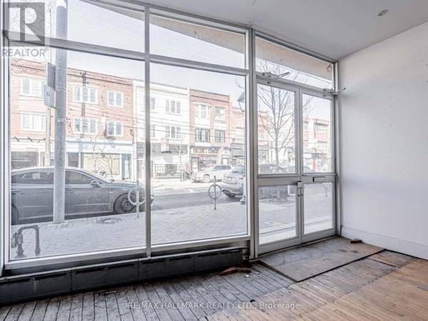 Toronto (little Portugal), ON M6H1A6,975 COLLEGE STREET W