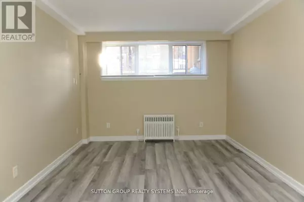 Toronto (oakwood Village), ON M6E3H6,324 LAUDER AVENUE