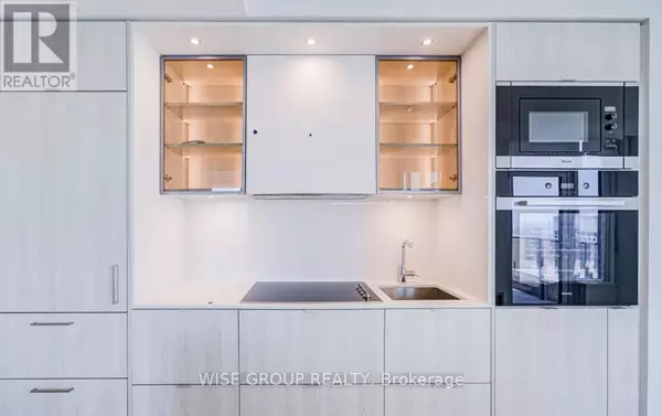 Toronto (annex), ON M4W0B7,11 Yorkville AVE #1612