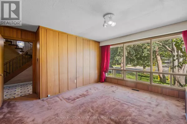 Toronto (st. Andrew-windfields), ON M2L2P3,84 BANNATYNE DRIVE