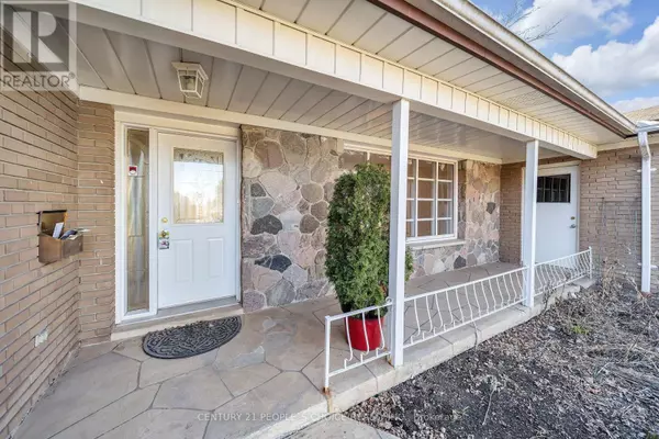 Toronto (newtonbrook East), ON M2M3P3,26 PAULTIEL DRIVE