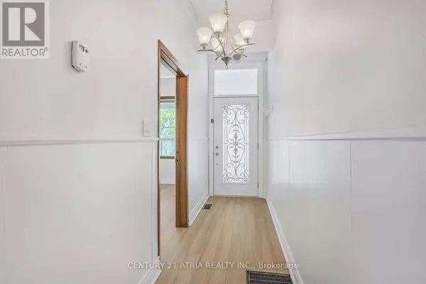 Toronto (trinity-bellwoods), ON M6J2T6,81 MONTROSE AVENUE