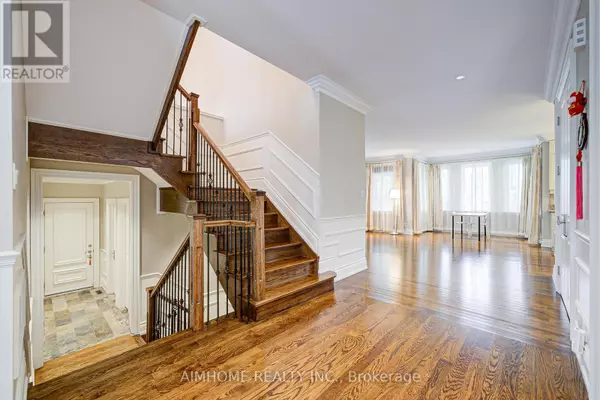 Toronto (newtonbrook East), ON M2N1G4,208 FLORENCE AVENUE